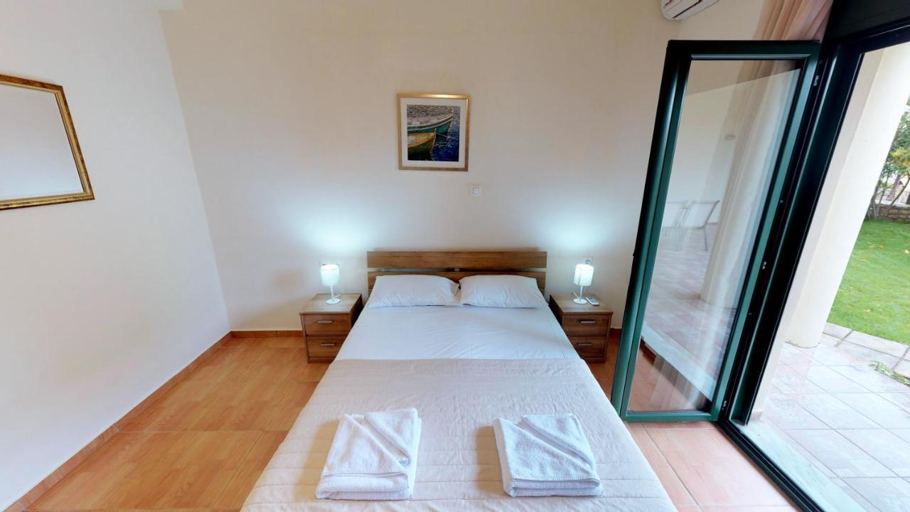 Villa Athina Asproulianoi Bagian luar foto